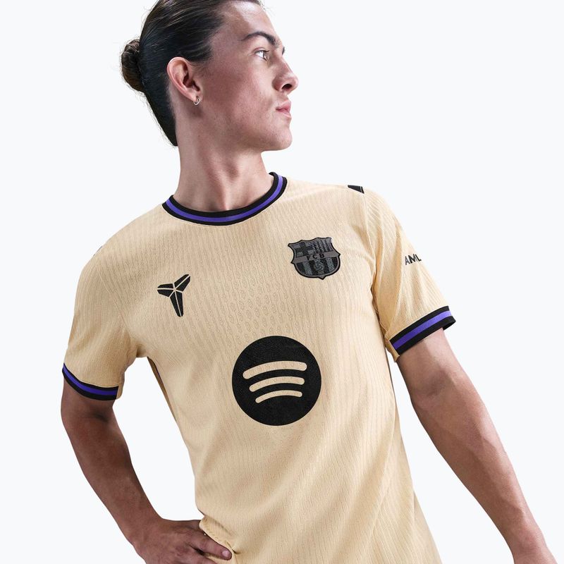 Maglia da calcio uomo Nike FC Barcelona 2025/26 Match Away Team Gold/Team Gold/Persian Violet/Black 4