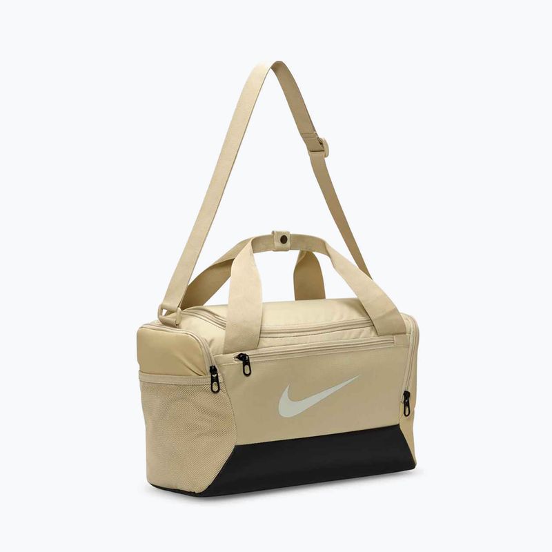 Nike Brasilia 9.5 Duffle 25 l deserto cachi/nero/vela borsa da palestra 2