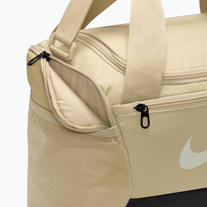Nike Brasilia 9.5 Duffle 25 l deserto cachi/nero/vela borsa da palestra 7