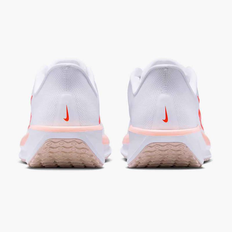 Nike Quest 6 donne scarpe da corsa bianco / bright crimson / lavato coral 4