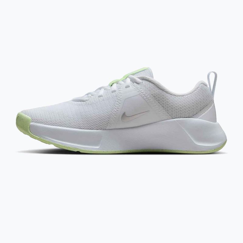 Scarpe da ginnastica da donna Nike MC Trainer 3 bianco/argento metallico/volt chiaro 2