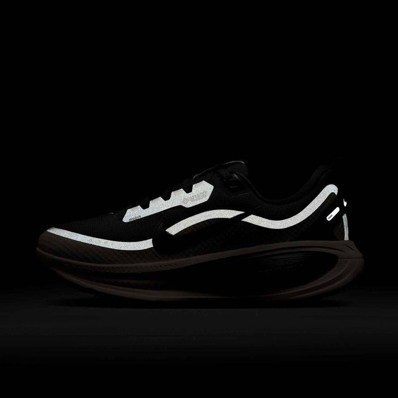 Scarpe running donna Nike Vomero 18 GORE-TEX black/crimson tint/black/black 8