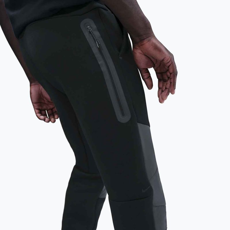 Pantaloni da uomo Nike Tech Joggers black/dark smoke grey/metallic gold 5