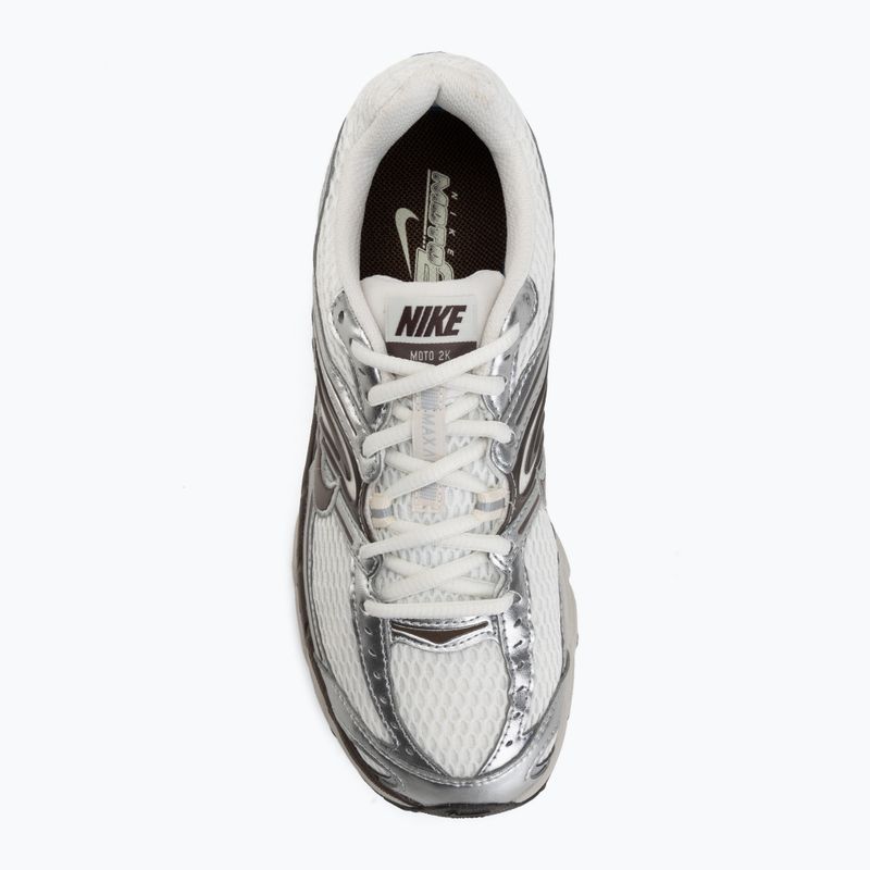 Scarpe da donna Nike Air Max Moto 2K phantom/metallic silver/baroque brown 5