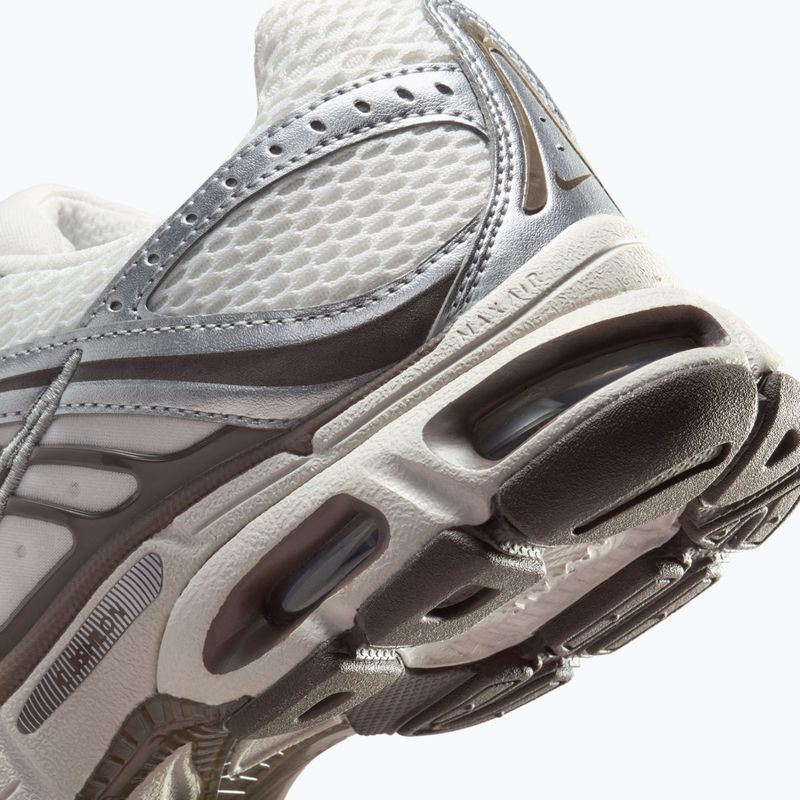 Scarpe da donna Nike Air Max Moto 2K phantom/metallic silver/baroque brown 4