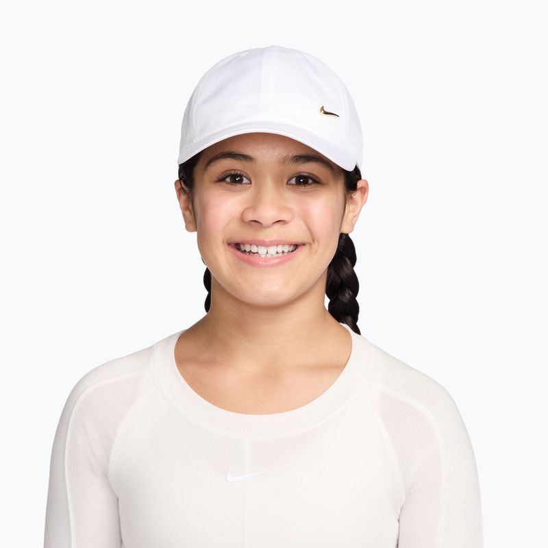 Cappellino con visiera per bambini Nike Dri-FIT Club white/flt gold 4