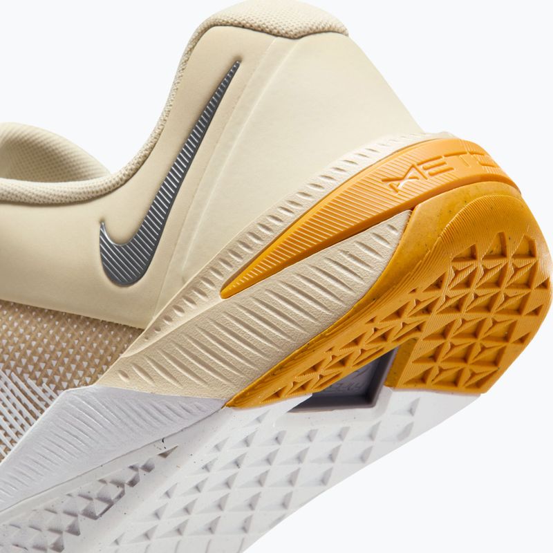 Scarpe per sollevamento pesi da uomo Nike Metcon 10 light khaki/gold leaf/iron grey 16