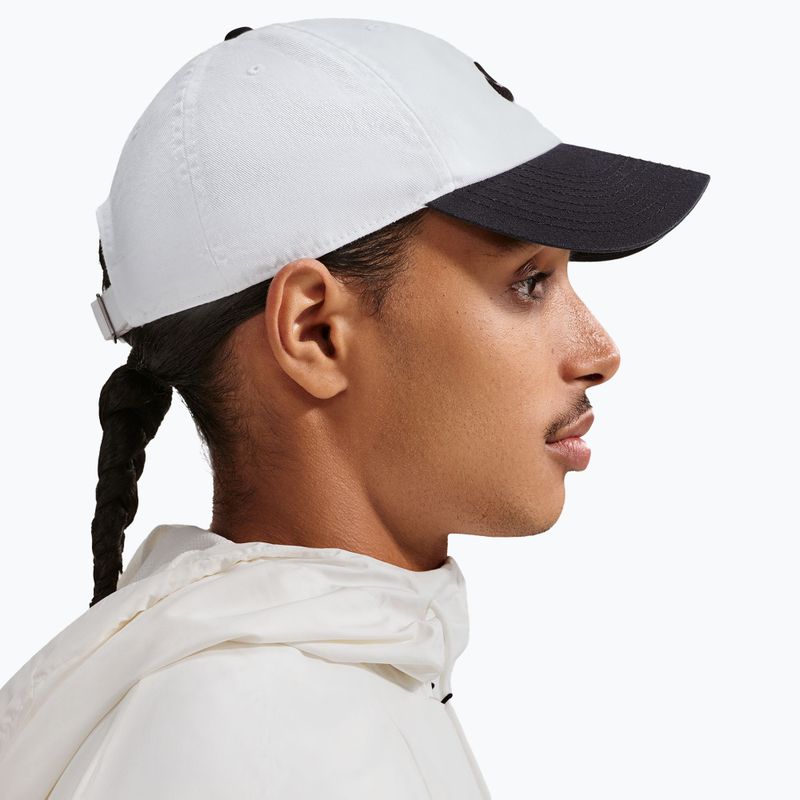 Cappellino con visiera Nike Club Unstructured Futura Wash white/black/black 4