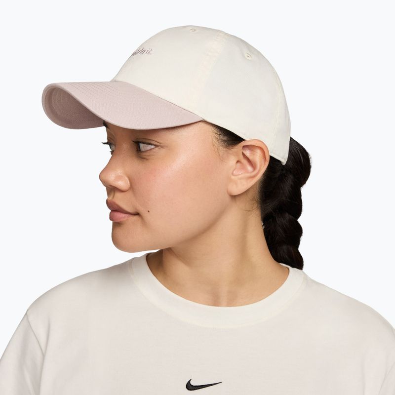 Cappellino con visiera Nike Club Unstructured JDI sail/particle rose/particle rose 3