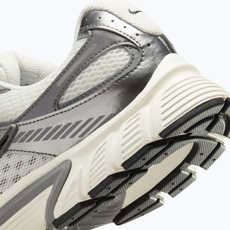 Scarpe da uomo Nike V5 RNR phantom/pencil point/black 8