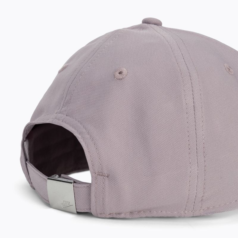 Cappellino con visiera Nike Dri-Fit Club light violet ore/metallic silver 4