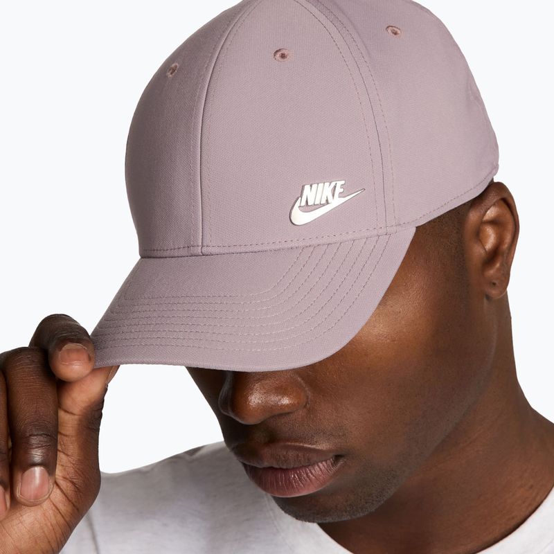 Cappellino con visiera Nike Dri-Fit Club light violet ore/metallic silver 4