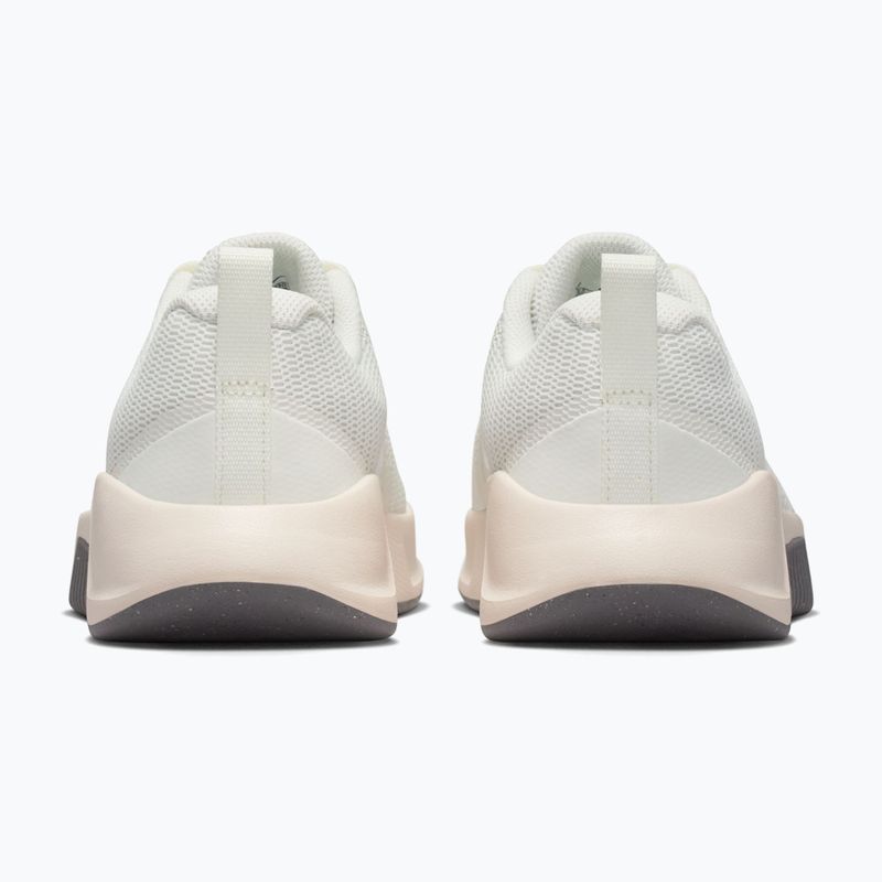 Buty treningowe damskie Nike MC Trainer 3 sail/chalk/pencil point/white 4