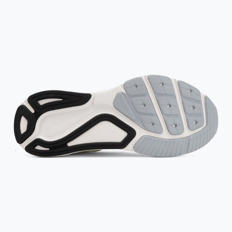 Scarpe da running uomo Nike Structure 26 summit white/volt/total orange/black 4