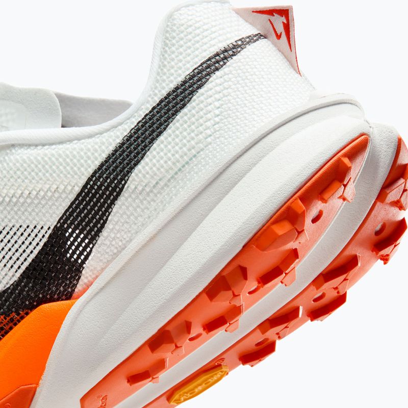 Scarpe da running uomo Nike Kiger 10 white/photon dust/total orange/black 8