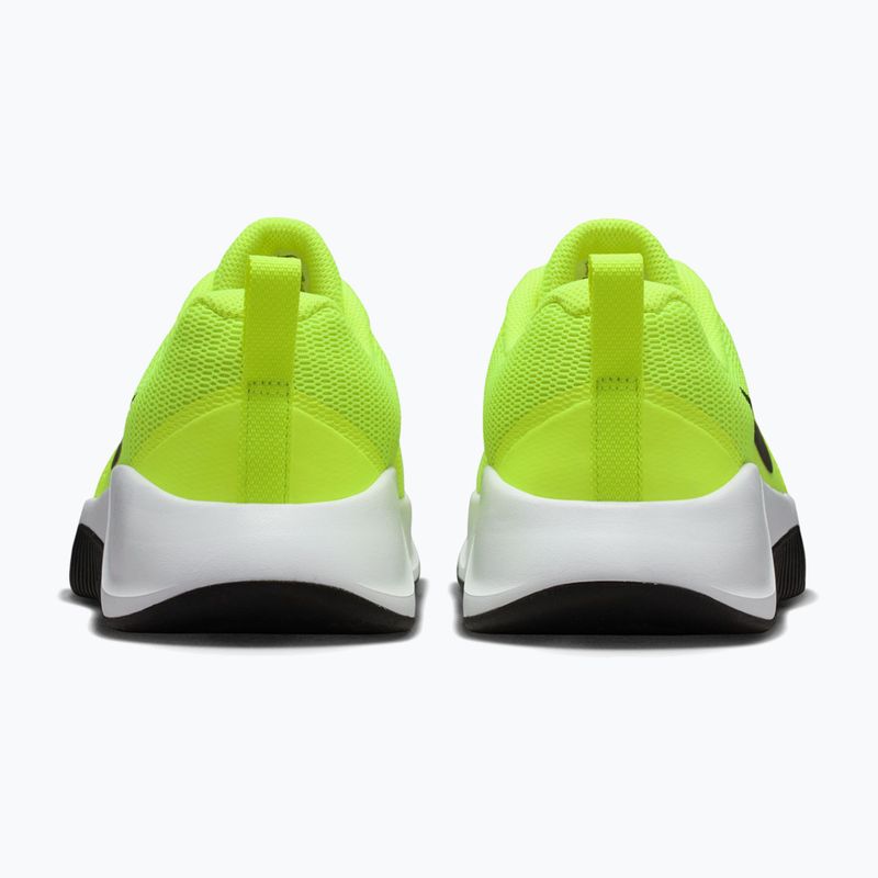 Scarpe da allenamento uomo Nike MC Trainer 3 volt/white/black 4