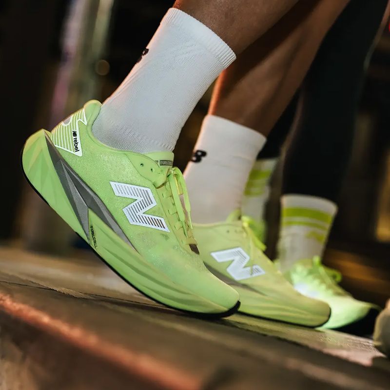 Scarpe da corsa da donna New Balance FuelCell Rebel V5 8