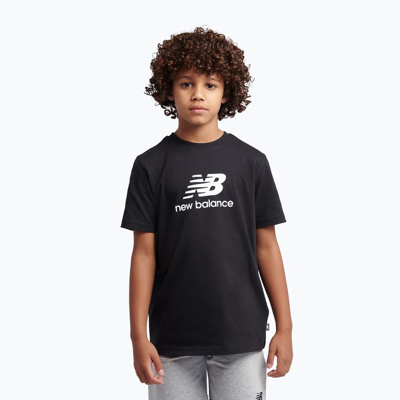 Set bambino New Balance Stacked Logo Tee & FT Short nb caviar 4