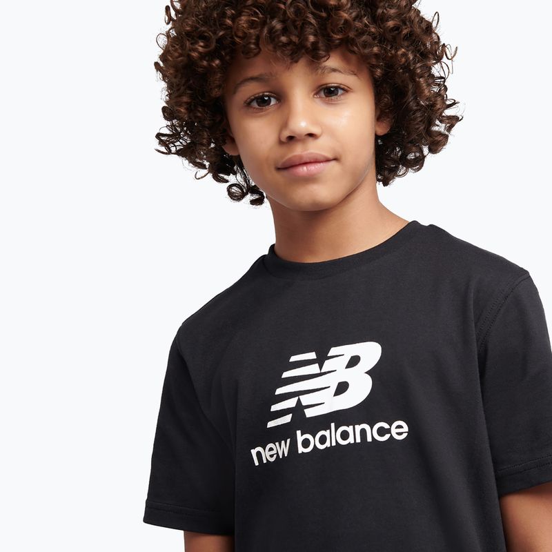 Set bambino New Balance Stacked Logo Tee & FT Short nb caviar 5