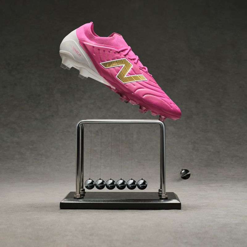Scarpe da calcio New Balance Tekela Elite Low V5 FG pink heat/metallic gold/pink satin 8
