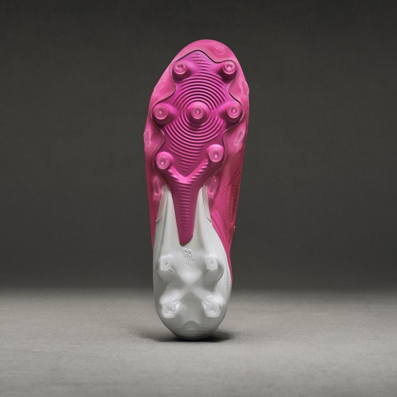 Scarpe da calcio New Balance Tekela Elite Low V5 FG pink heat/metallic gold/pink satin 9