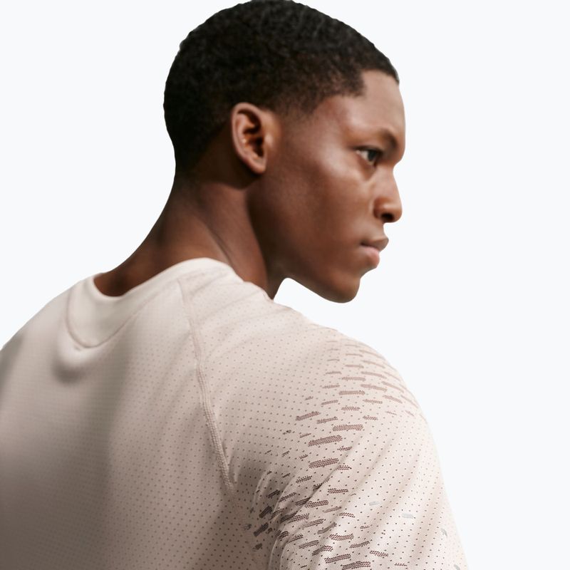 Maglia da running uomo Nike Stride Dri-Fit ADV cream li/mink brown 5