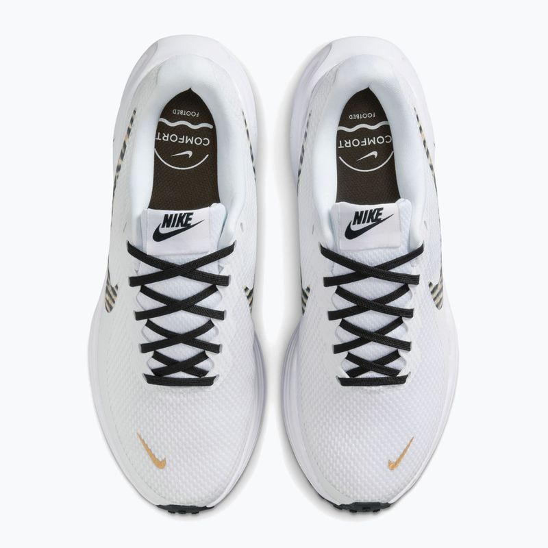 Scarpe da corsa donna Nike Revolution 8 white/metallic gold/black 5