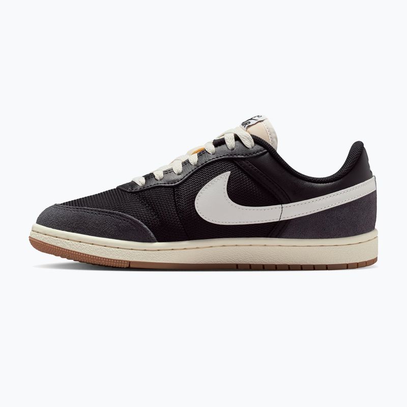 Scarpe da donna Nike Air Jordan Skyline Low black/sail/gum med brown/summit white 2