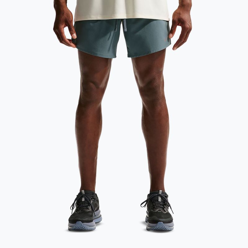 Pantaloncini da corsa da uomo Nike Stride Dri-Fit 2in1 7" mineral slate