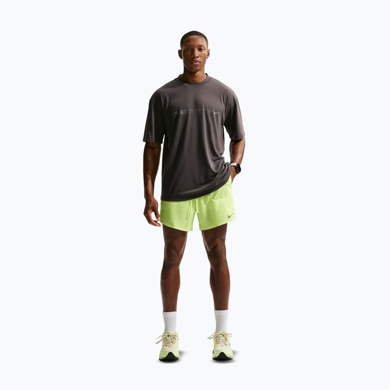 Pantaloncini da corsa da uomo Nike Stride Dri-Fit 2in1 7" volt ice 2
