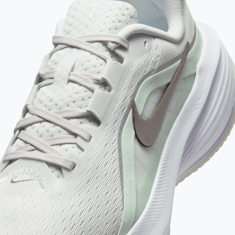 Scarpe da running da donna Nike Downshifter 14 off white/barely green/metallic silver 3