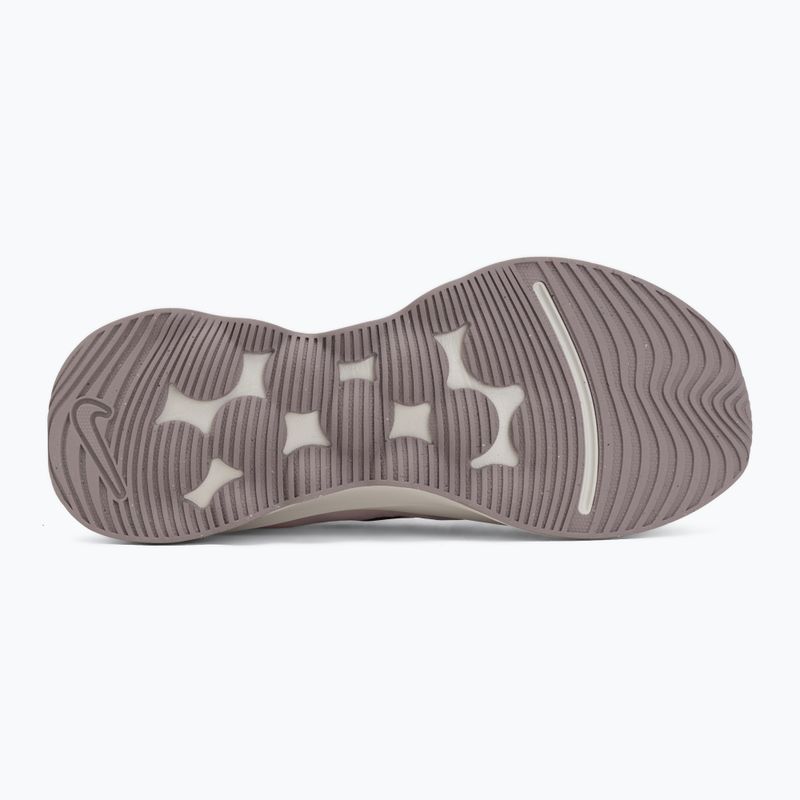 Scarpe da donna Nike Motiva 2 pearl pink/light violet ore/tattoo 4