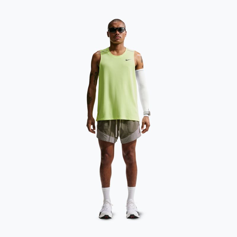 Pantaloncini da corsa da uomo Nike Stride Dri-Fit Brief-Lined 5" light army/spruce fog 2
