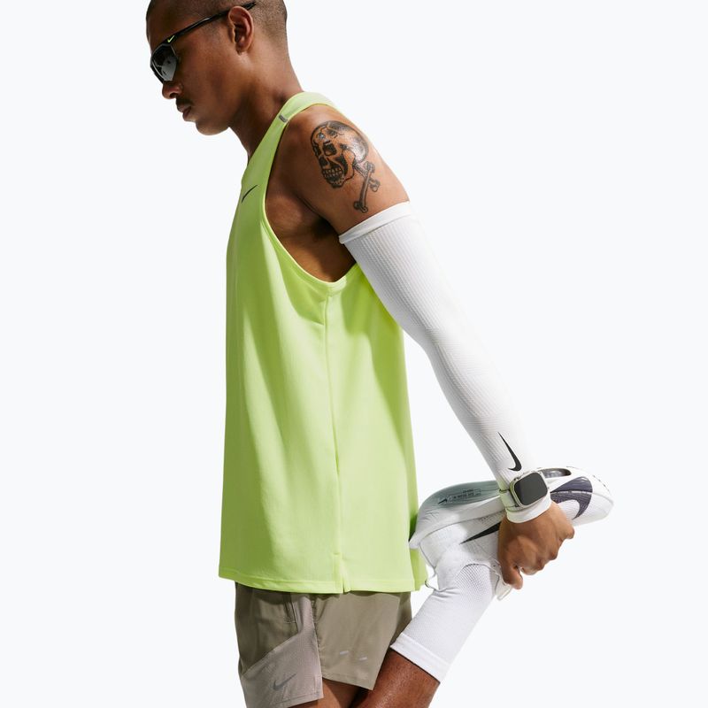 Pantaloncini da corsa da uomo Nike Stride Dri-Fit Brief-Lined 5" light army/spruce fog 5
