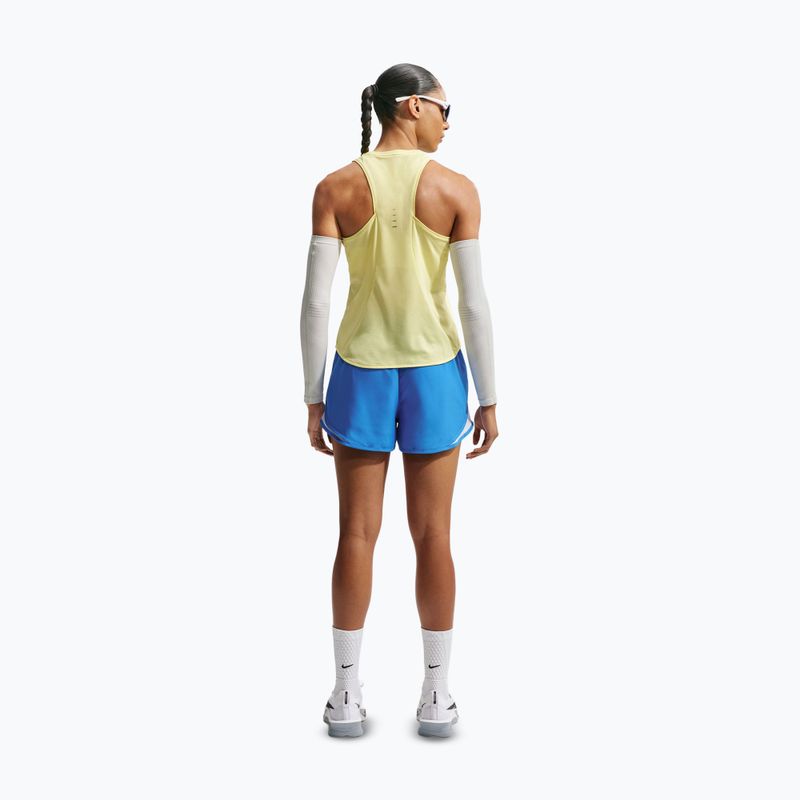 Pantaloncini da corsa da donna Nike Tempo Dri-Fit Mid-Rise light photo blue 3