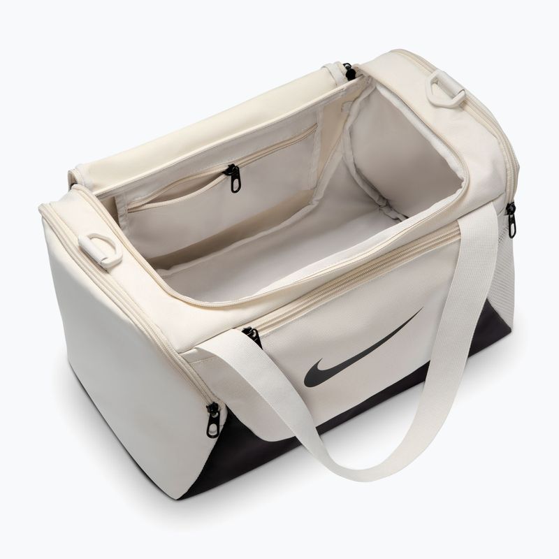Borsa da allenamento Nike Brasilia Duffel Extra Small 24 l light bone/black/black 4