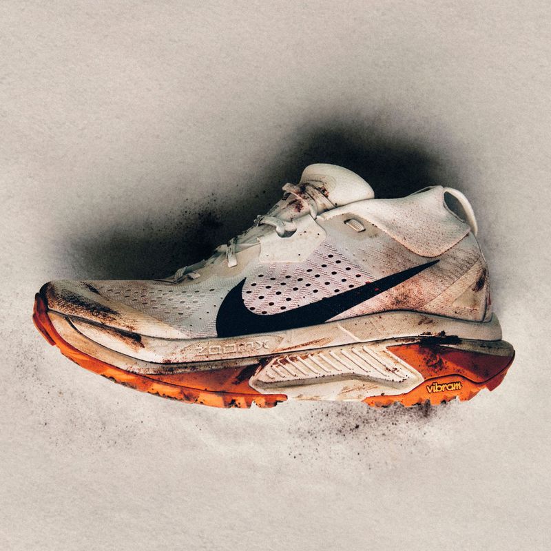 Scarpe da corsa donna Nike ACG Zegama Trail summit white/phantom/safety orange/black 8