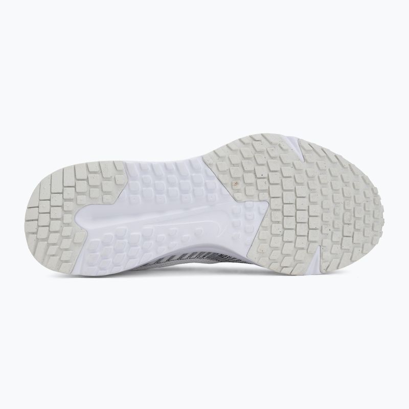 Scarpe da running da uomo Nike Run Defy summit white/white/black/metallic silver 4