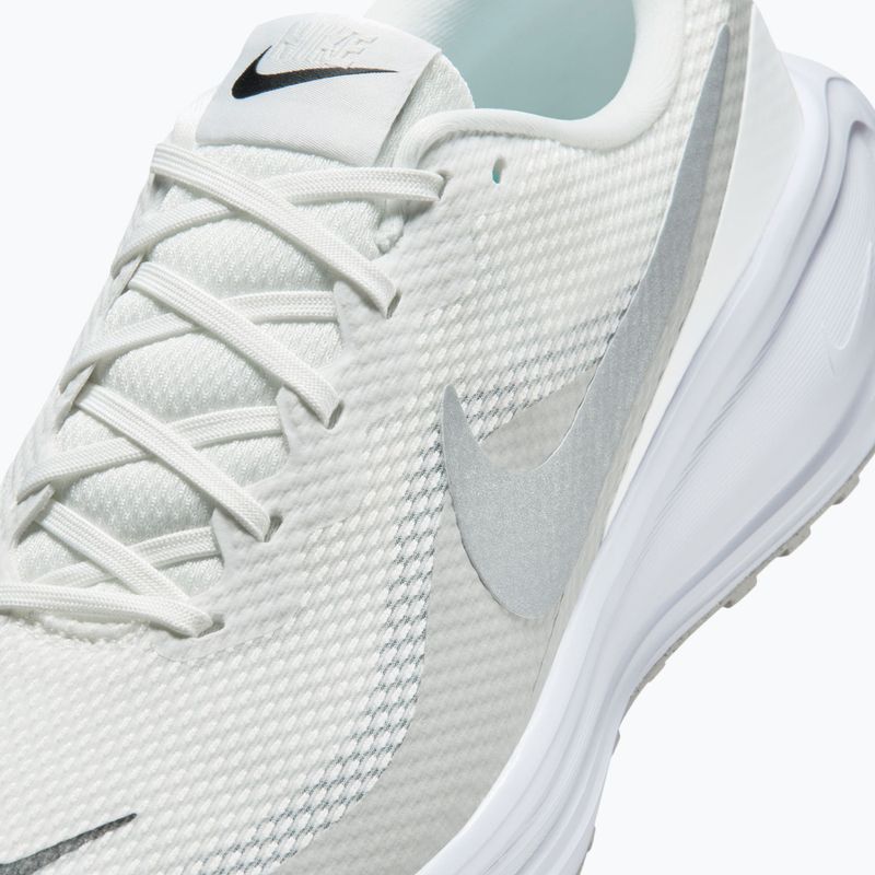 Scarpe da running da uomo Nike Revolution 8 summit white/white/metallic silver 4