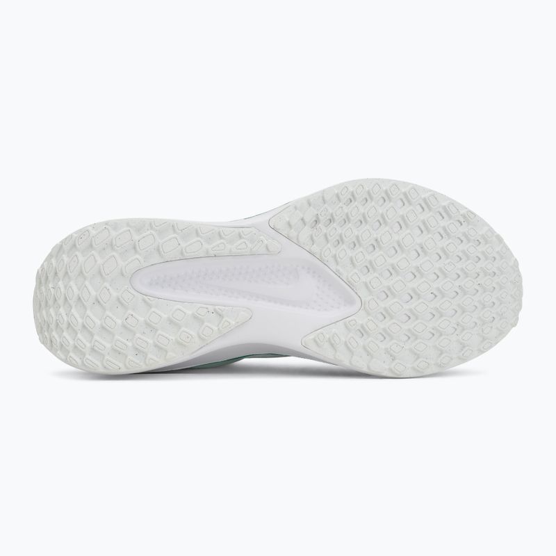 Scarpe da running da donna Nike Quest 6 barely green/white/metallic silver 4