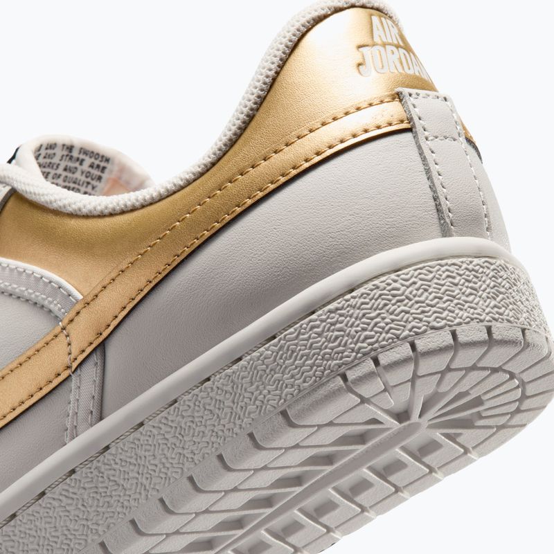 Scarpe da donna Air Jordan Skyline Low swan/black/metallic gold 4