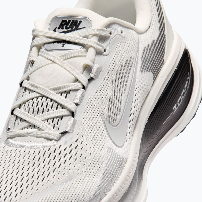 Scarpe da corsa uomo Nike Vomero 18 summit white/metallic silver-black 3