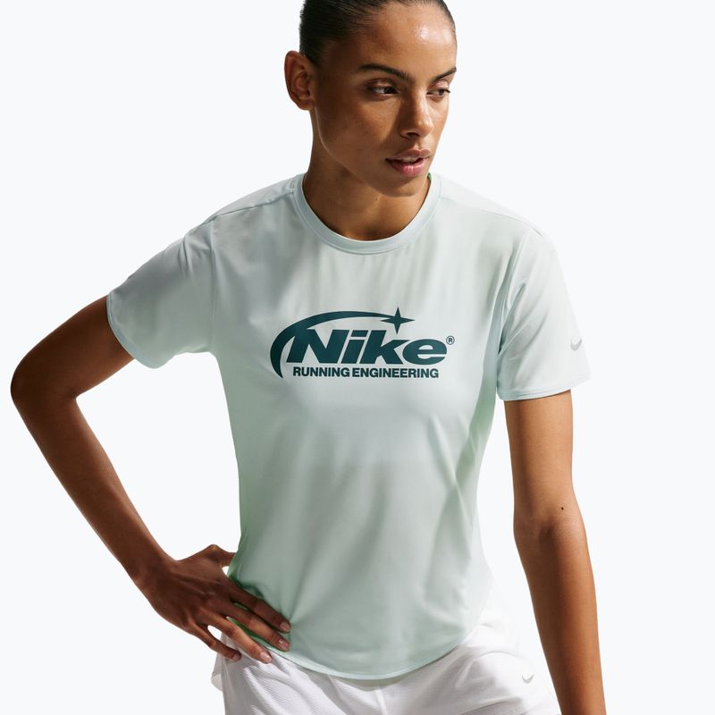 Maglietta da corsa da donna Nike Swift Dri-Fit barely green 4