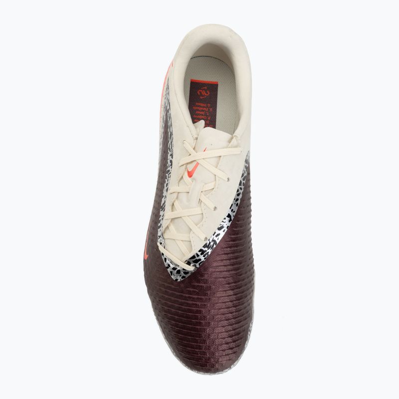 Scarpe da calcio da uomo Nike United Phantom 6 Low Academy MG burgundy crush/fossil/university red 5