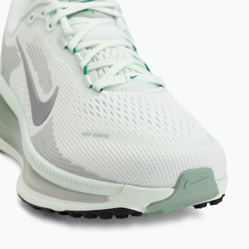 Scarpe da running da donna Nike Vomero 18 barely green/steam/metallic silver 7