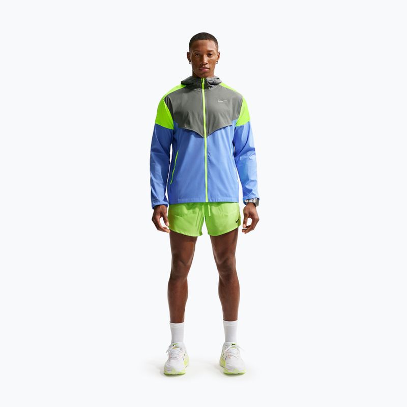 Giacca da corsa da uomo Nike Impossibly Light Windrunner royal pulse/smoke grey/volt ice 2