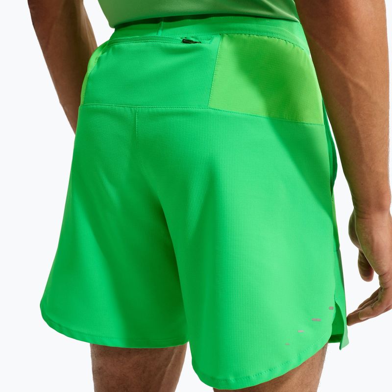 Pantaloni corti da uomo Nike Stride Dri-Fit foderati 5" verde brillante 6