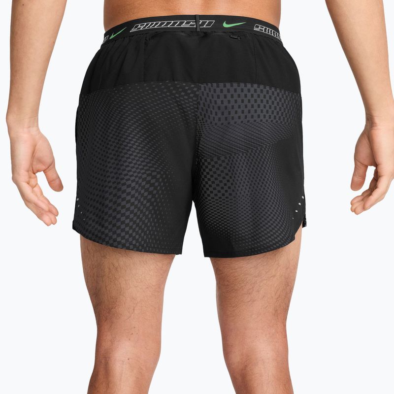 Pantaloncini da corsa da uomo Nike Stride black 2