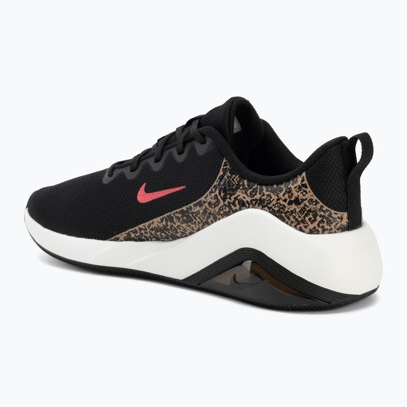 Scarpe da allenamento donna Nike Bella 7 black/british khaki/fusion red 3