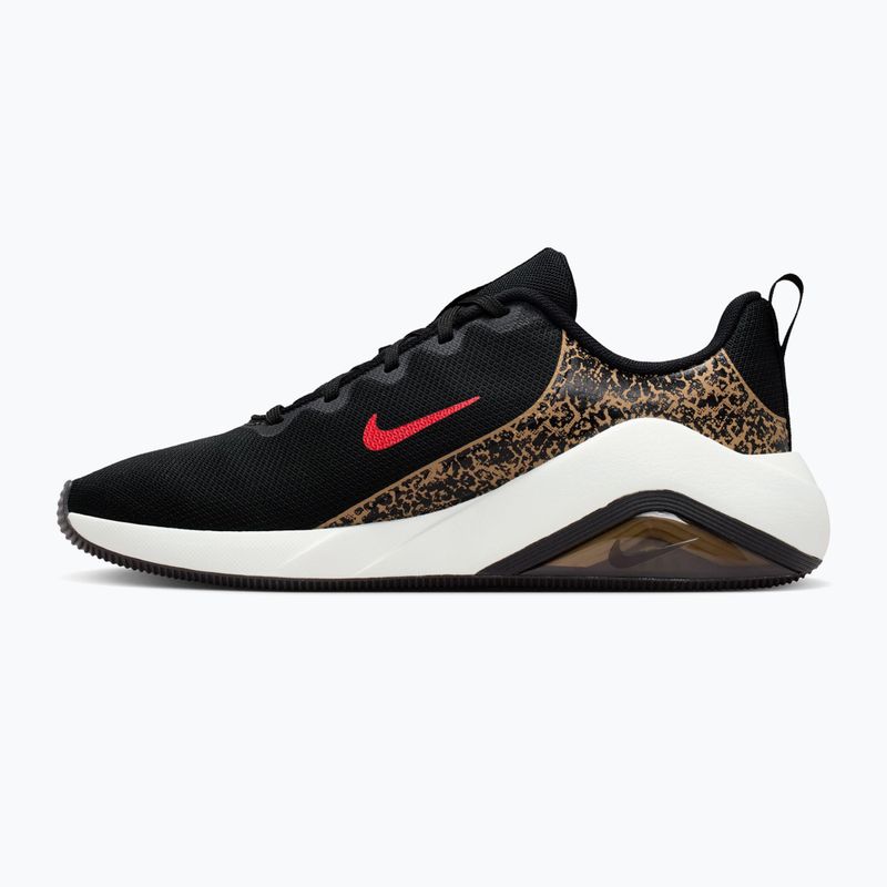 Scarpe da allenamento donna Nike Bella 7 black/british khaki/fusion red 2